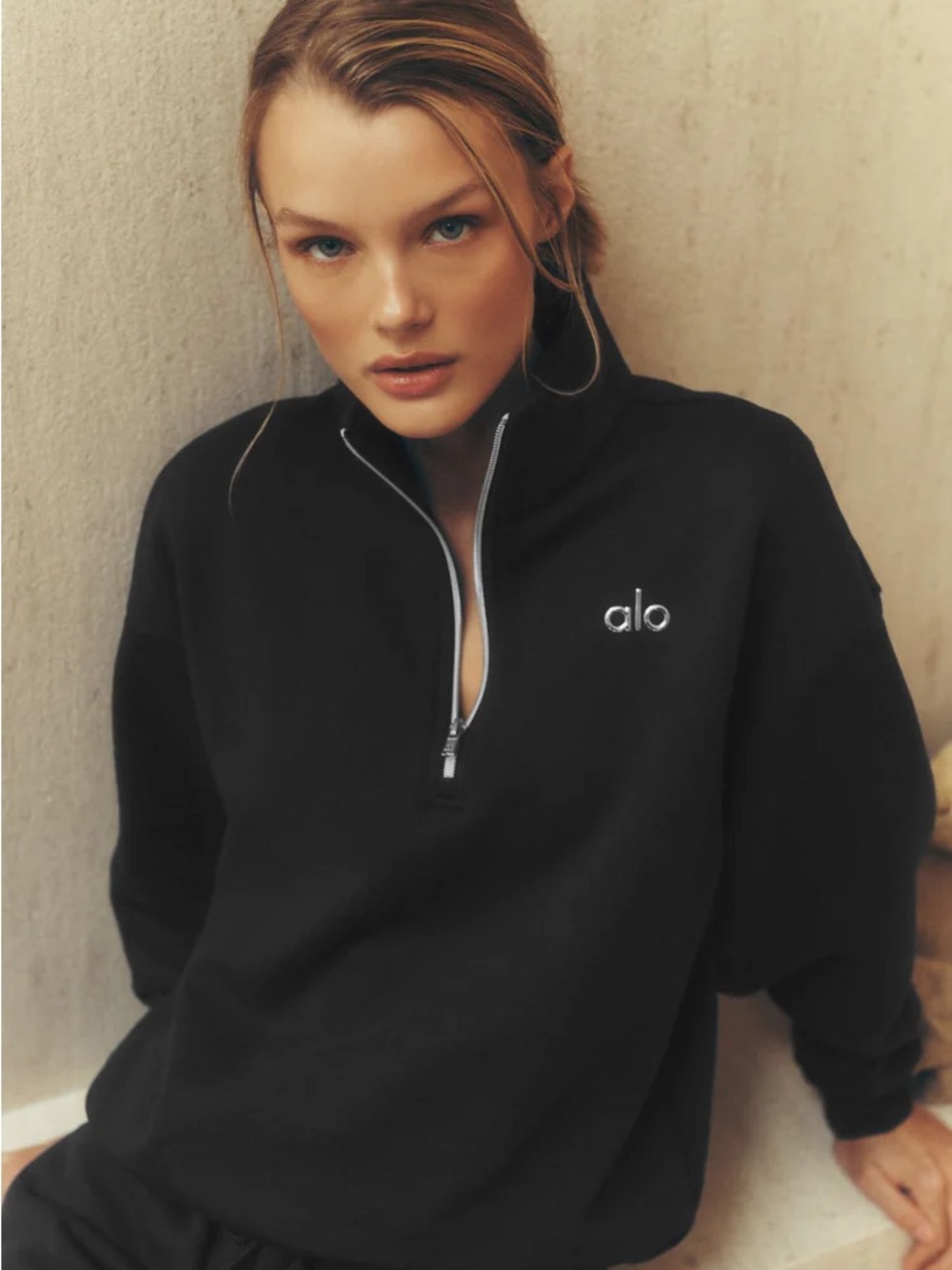 black accolade 1/4 zip alo yoga